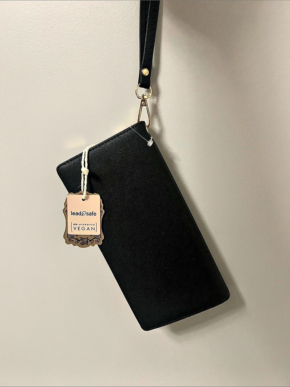 Alyssa Wallet Wristlet in Black & Gold framing